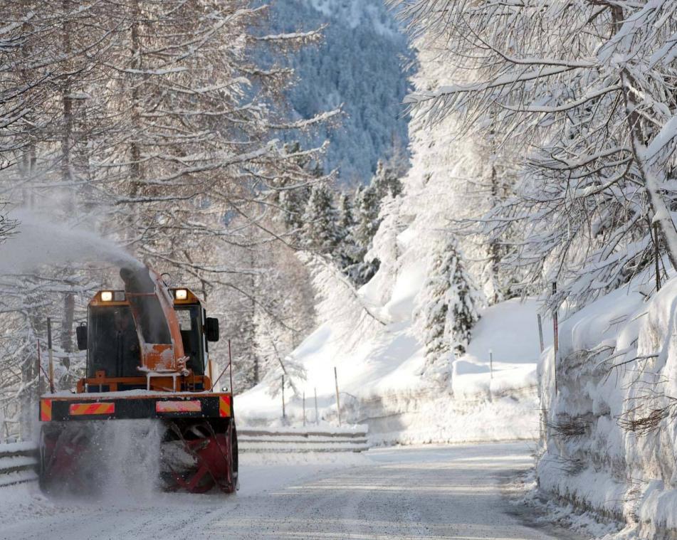 Pulizia delle strade dalla neve a Livigno